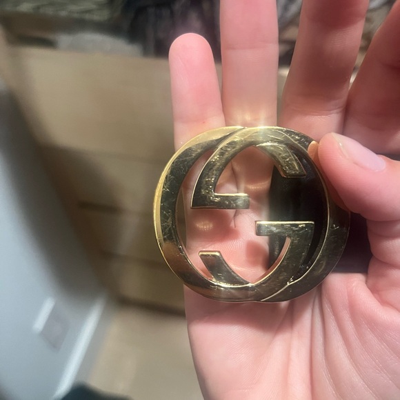 Authentic Gucci belt purchased from flagship store in NYC. Size 80. Lightly worn - Picture 5 of 5